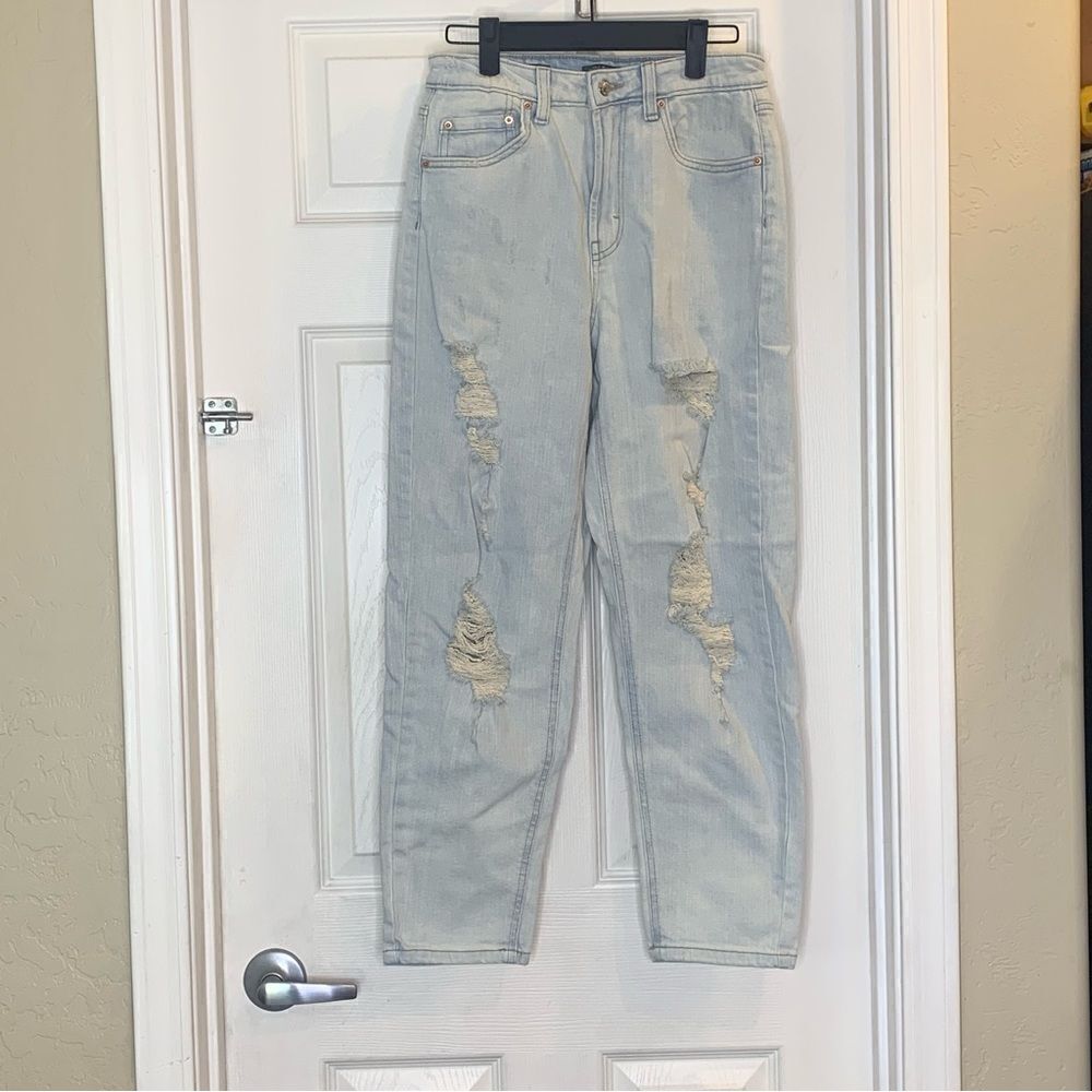 Wild Fable Highest Rise Mom Jean Distressed Size 2